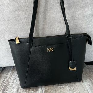 Michael Kors Maddie Black leather tote